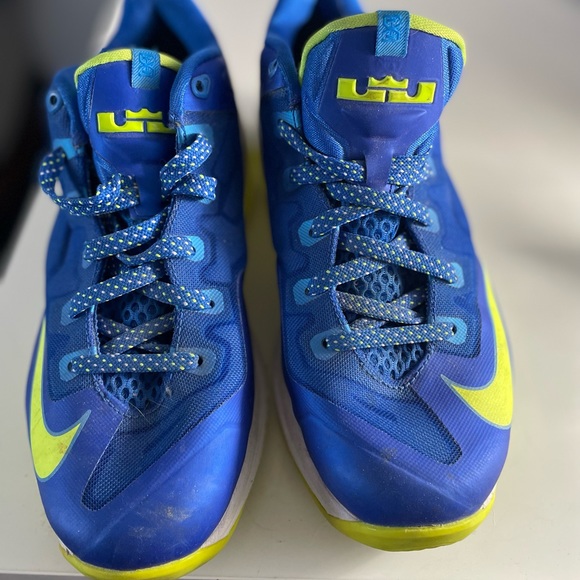 Nike Lebron Sprite Shoes - Picture 2 of 2